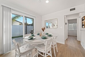 Dining - Peaceful in Penasquitos (San Diego)