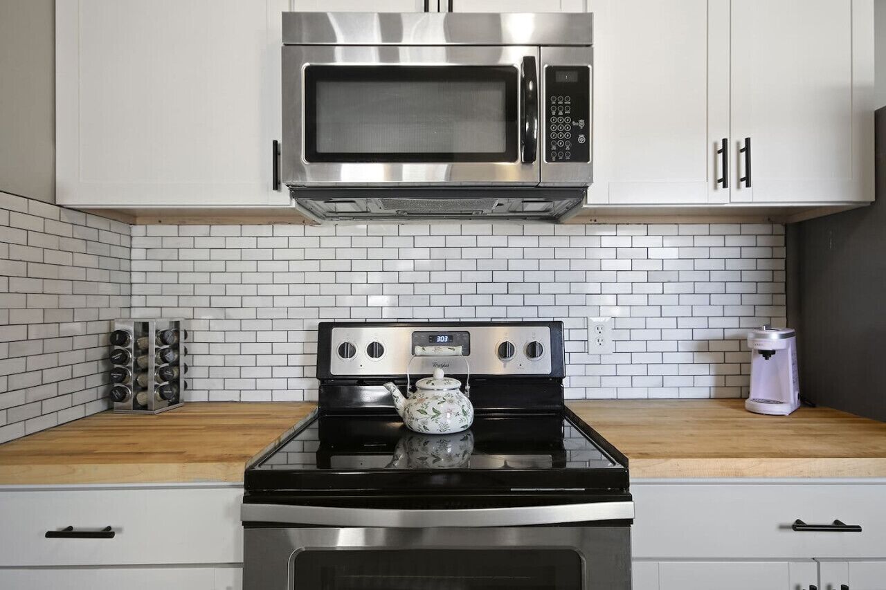 冰箱、微波炉、烤箱、炉灶