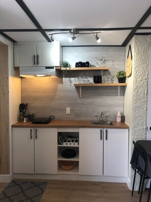 Microwave, stovetop - Studio Confort #12 (sainte-anne de beaupré)