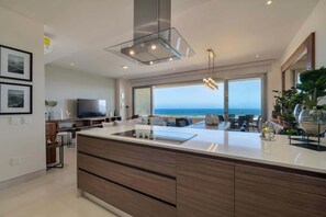 Interior - Ocean View with Gym, Infinity Pool & Arch (Cabo San Lucas)