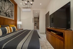 2 dormitorios, escritorio, tabla de planchar con plancha y cuna de viaje