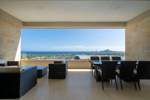 تناول الطعام بالخارج