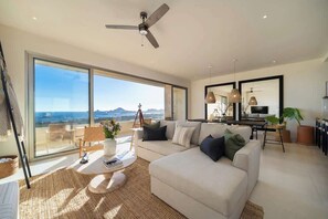 TV - Ocean View Penthouse with Private Rooftop Deck (Cabo San Lucas)
