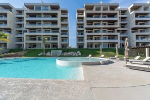 Pool - 8302B VV3 · New Modern 1BR studio @ Vista Vela 3 (Cabo San Lucas)