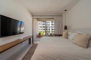 1 bedroom, iron/ironing board, WiFi, bed sheets - 8302B VV3 · New Modern 1BR studio @ Vista Vela 3 (Cabo San Lucas)