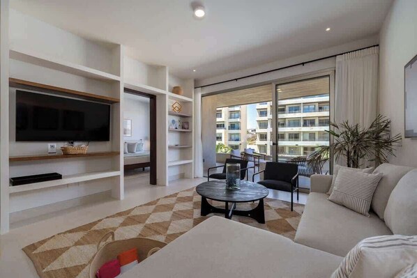 Smart TV - VV3 8302A Torre 8 · Amazing New 2BR Condo Fully Equipped & Amenities (Cabo San Lucas)