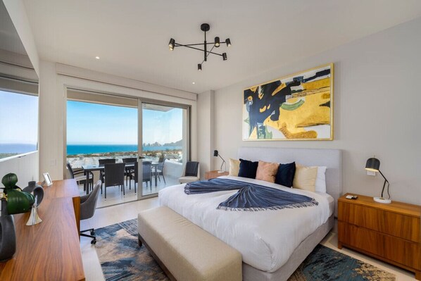 3 عدّة غرف نوم ومكتب ومكواة/لوح كي وسرير سفر