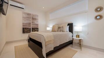 2 bedrooms, desk, iron/ironing board, WiFi