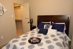 4 bedrooms, desk, iron/ironing board, free WiFi