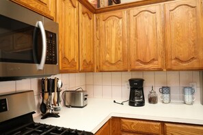 Frigorífic, microones, forn i placa de cuina