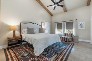 3 bedrooms, iron/ironing board, free WiFi, bed sheets - Amazing Views + Private Pool - High Point Ranch! (Burnet)