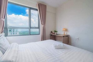 3 عدّة غرف نوم ومكتب ومكواة/لوح كي وسرير سفر