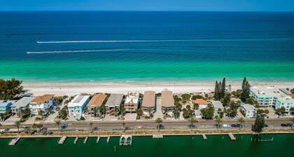 Enjoy the views at our Beachfront Suite Cypress & Sun