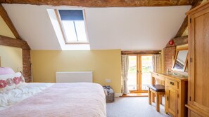 4 soverom, strykejern/-brett, reiseseng for barn og wi-fi (inkludert)