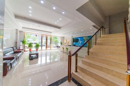 Century Business Hotel (Zuoling New Town)