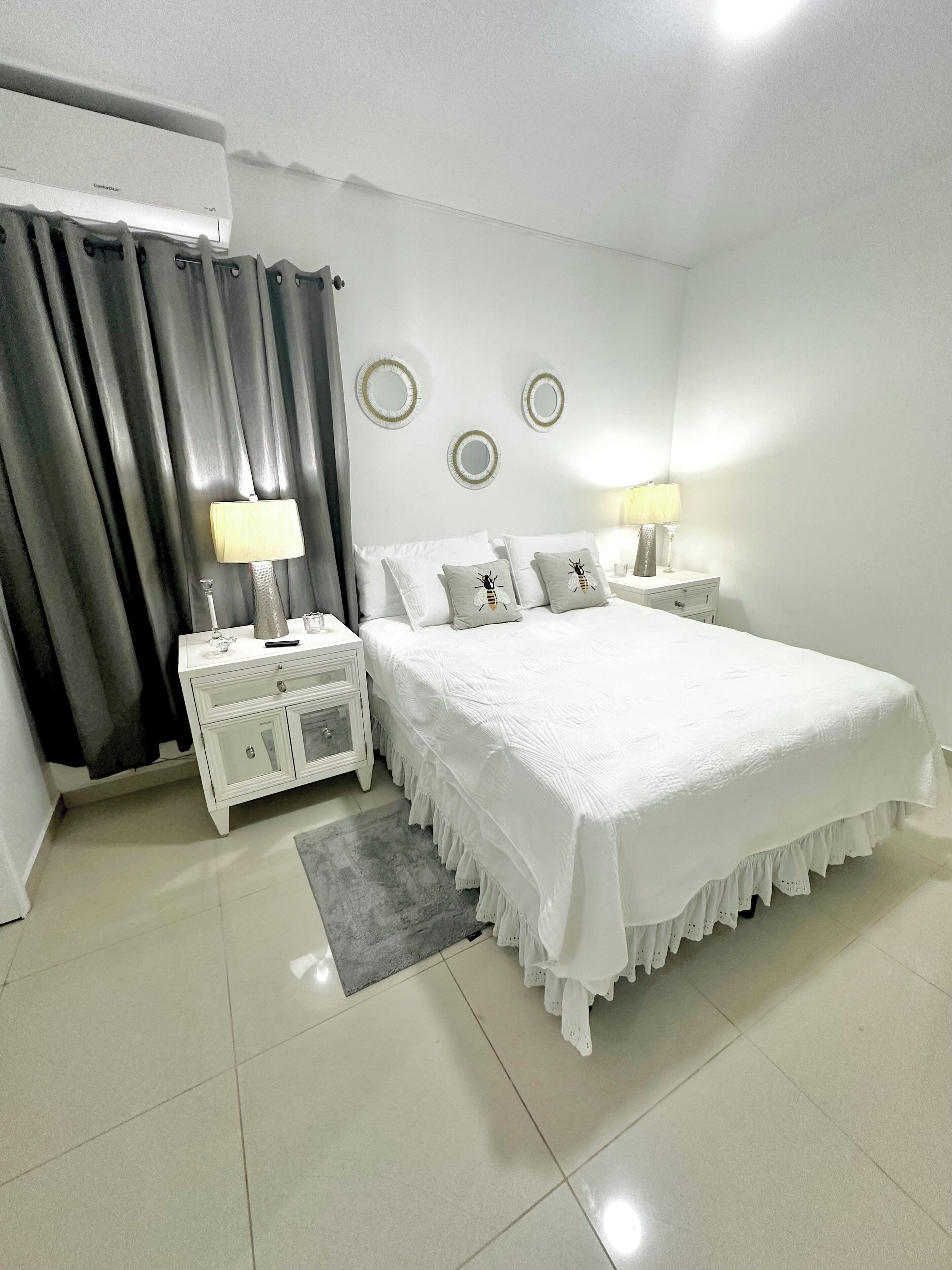 2 soverom, safe på rommet, strykejern/-brett og wi-fi (inkludert)