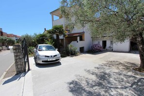 Property grounds - SENA Two-Bedroom Apartment with Terrace 6 (Rovinj)