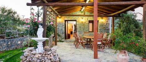 Vil·la Comfort, vistes al jardí | Terrassa o pati