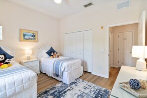 2 dormitorios, tabla de planchar con plancha, cuna de viaje y wifi