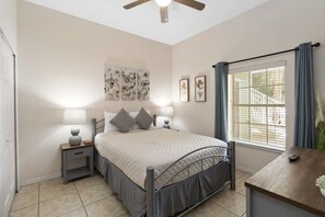 3 habitaciones, tabla de planchar con plancha, cuna de viaje y wifi
