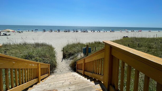 On the beach - MVG 1515 Penthouse 3 Bedroom 3 Bath Ocean View (North Myrtle Beach)