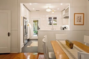 Dining - Vine Street Bungalow-Hot Tub, EV, Walk to Town (Paso Robles)