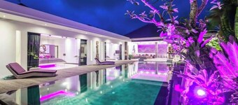 Cozy 4 BR Modern Villa in Seminyak, Large Pool, Perfect and Fantastic