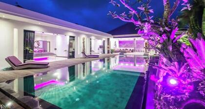 Cozy 4 BR Modern Villa in Seminyak, Large Pool, Perfect and Fantastic