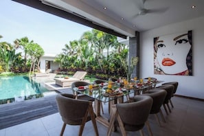 Outdoor dining
