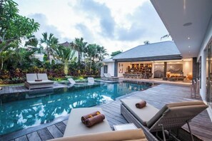 Piscine extérieure