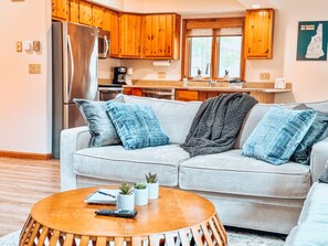 Smart TV, fireplace, table football, books - Be the Hero - family fun awaits! (Conway)