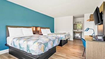 Chambre Deluxe, 2 lits doubles, non-fumeur, réfrigérateur et four à micro-ondes