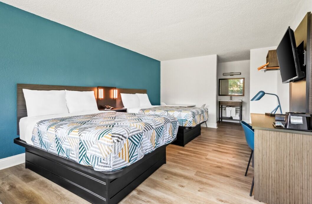 Deluxe Room, 2 Double Beds, Non Smoking, Refrigerator & Microwave