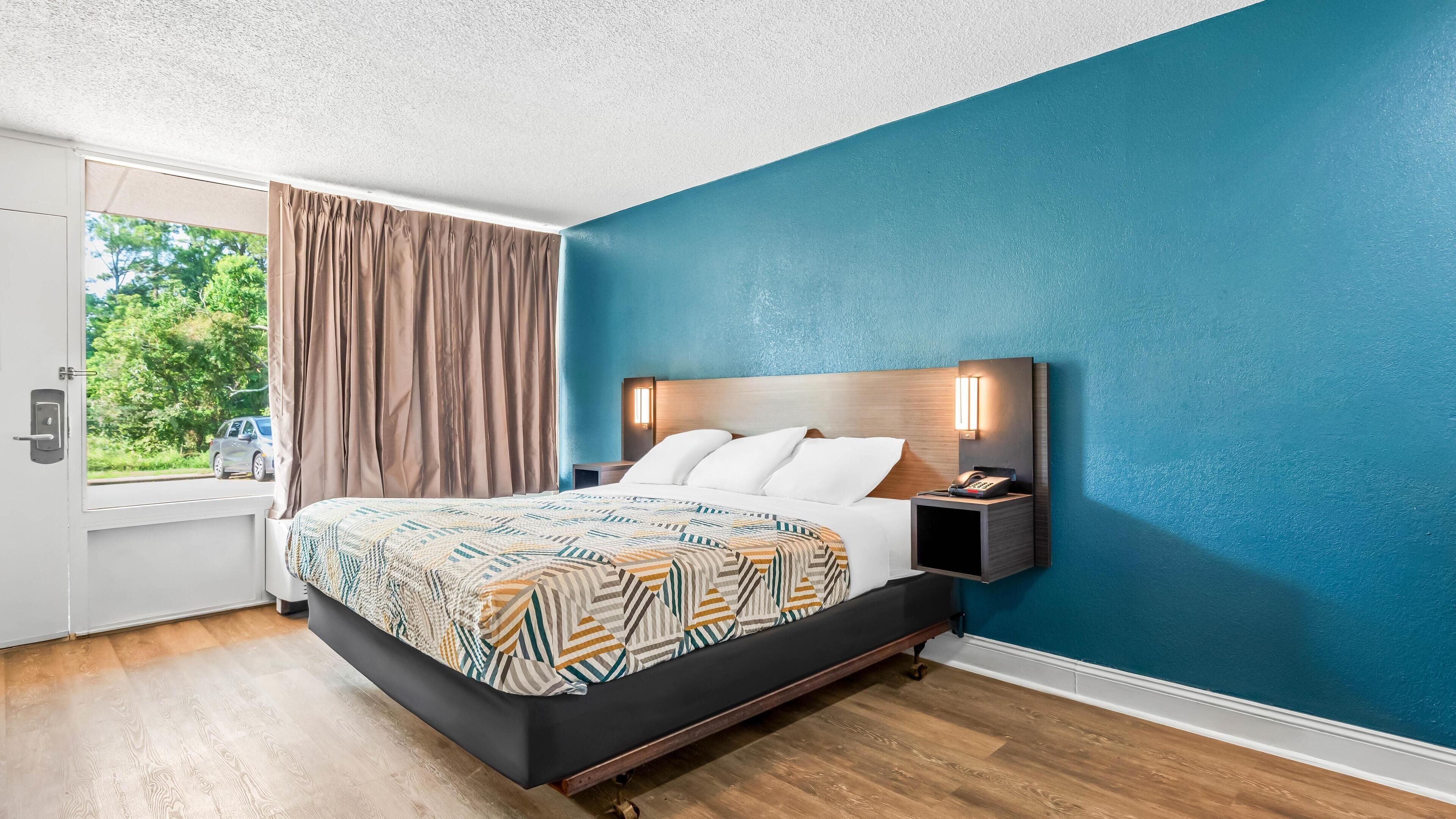 Free WiFi, bed sheets