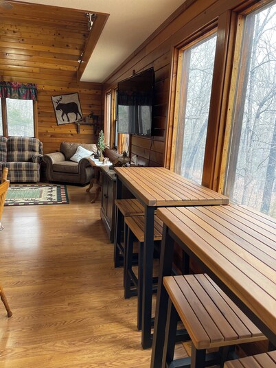 Authentic Cedar Cabin-Dogwood Cabin-with Pool near Blue Springs Ranch