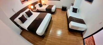 โรงแรมวิคตอเรีย รีเอล