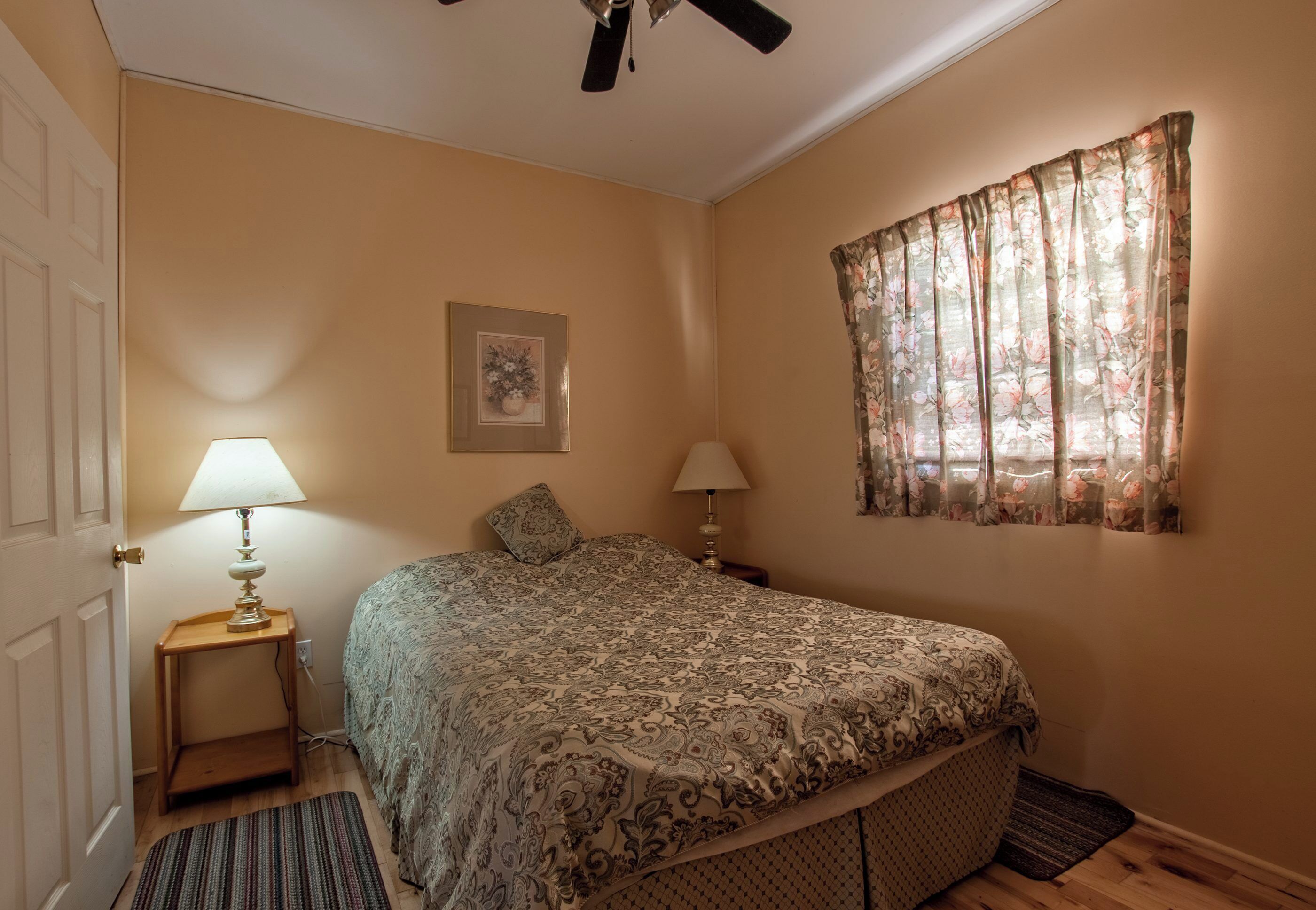 3 chambres, bureau, accès au Wi-Fi (inclus), literie fournie