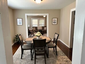 Interior - Charming 2 bed home - Downtown Concord (Concord)