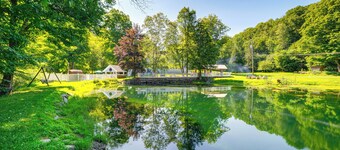 Massive Roscoe Retreat: Great for Large Groups!