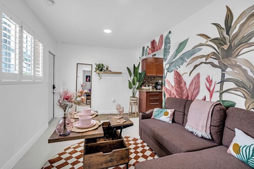 Miami Cozy Home! Next to Miami beach & Airport.