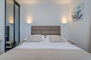 6 bedrooms, soundproofing, iron/ironing board, free WiFi