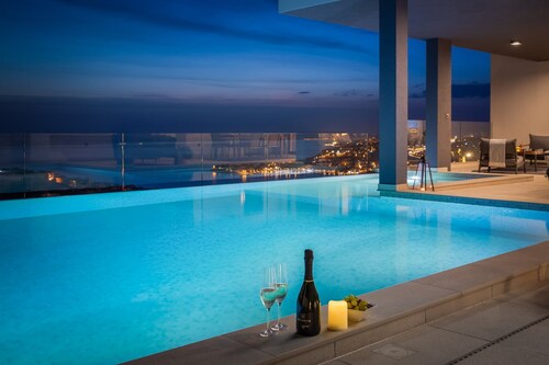 Luxusvilla Cosmopolitan mit Pool
