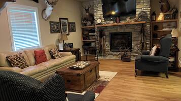 Smart TV y chimenea