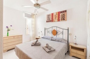 3 soverom, strykejern/-brett, wi-fi og sengetøy