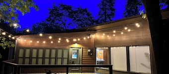 Cute Lake Home, 2 Bedroom, 1 Bath, 50 & 30 AMP EV - Shasta Lakeshore Retreat #16