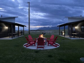 Outdoor dining - The Jewel View Cottages Unit 7, 4BD2.5BA (Bigfork)