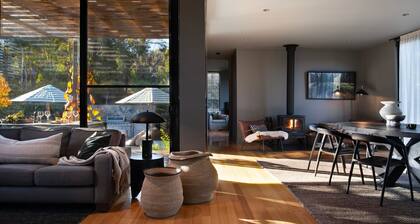 Merinda - Paul Bangay Design Garden Luxury Retreat