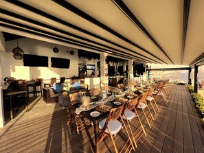 Outdoor dining