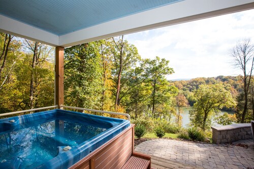 Spectacular Cottage with Shenandoah River Views