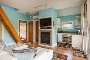 Interior - Fantasy Cottage: Private Pond, Waterfall, Hot Tub (Front Royal)